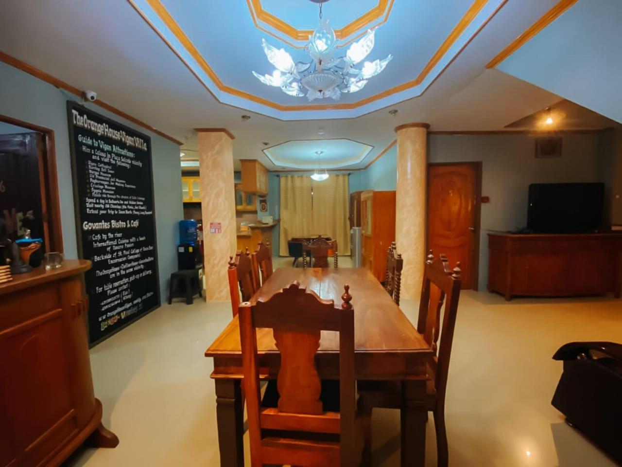 The Orange House - Vigan Villa Bagian luar foto