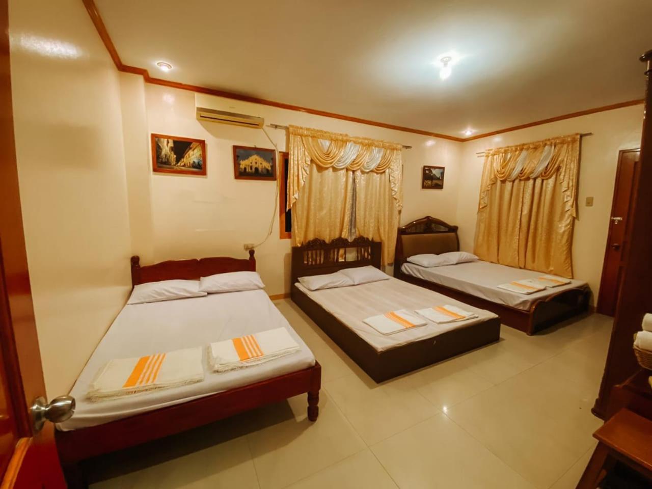 The Orange House - Vigan Villa Bagian luar foto