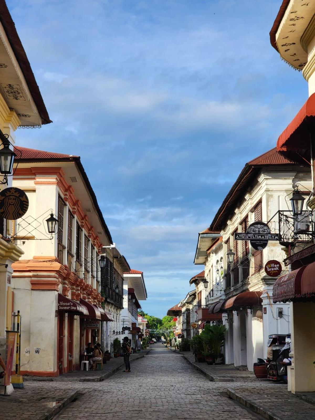 The Orange House - Vigan Villa Bagian luar foto