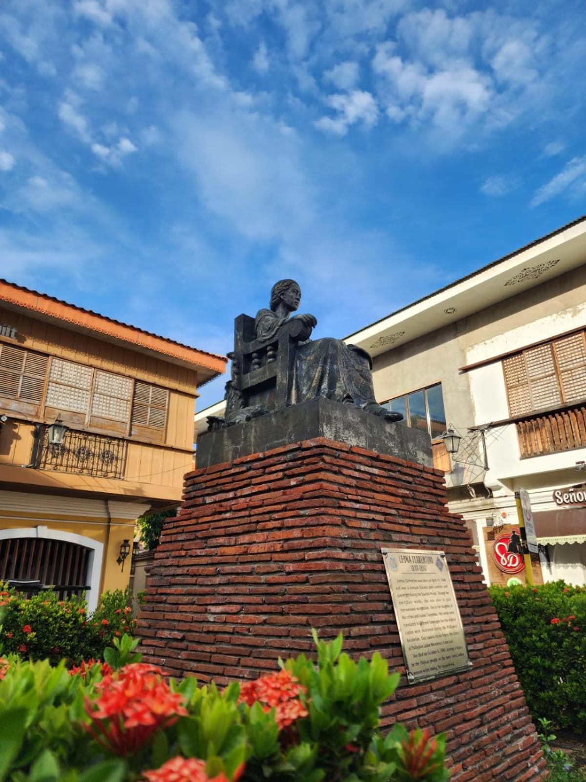 The Orange House - Vigan Villa Bagian luar foto